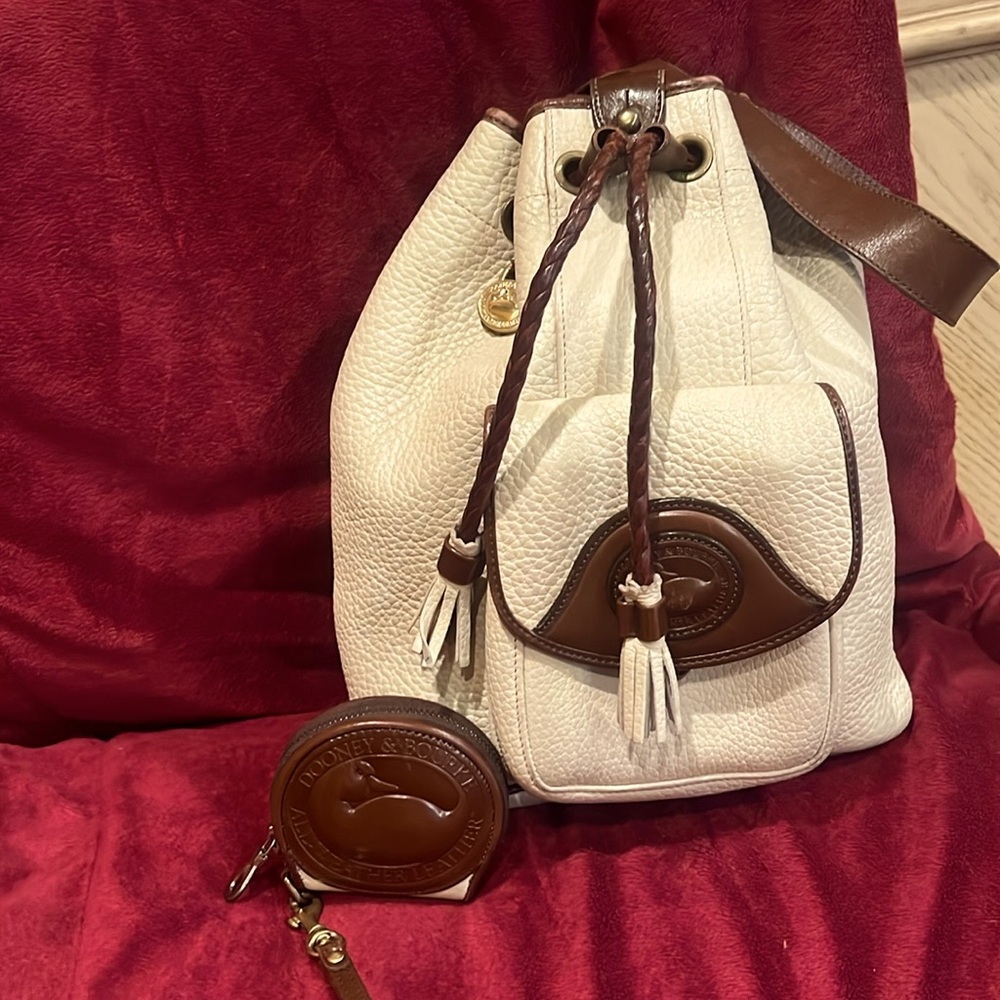 Vintage Dooney & Burke drawstring handbag